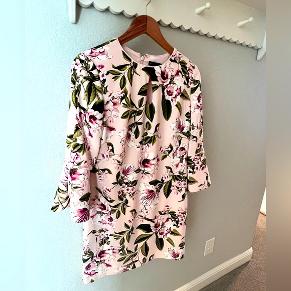 White House Black Market Pink Floral Dress, Size 4. NWT - Picture 2 of 10